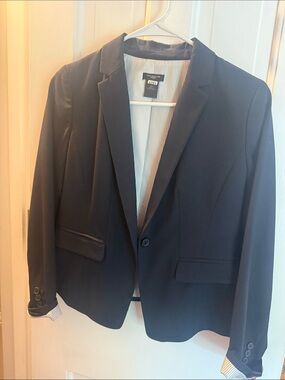 2 Women's Classic Black & Navy Blue Blazer - Tailored Single-Button